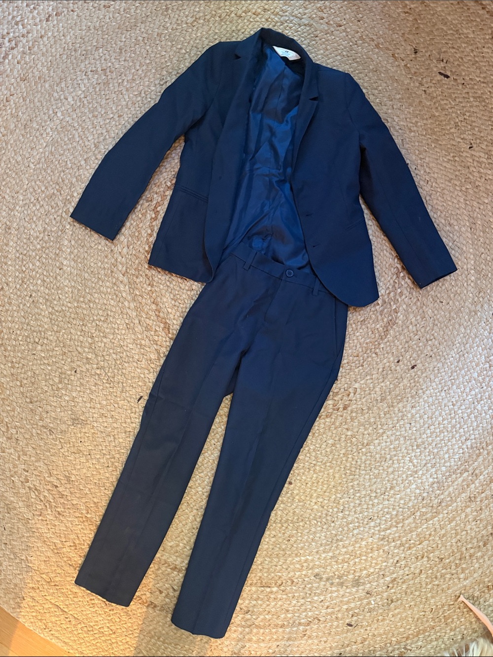H&M Boys Navy Blue 2-Piece Suit Size 8 / 134 – Blazer & Adjustable Pants